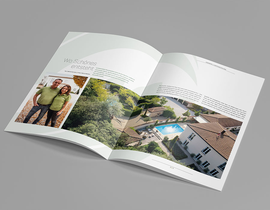 Mockup_A4_Brochure_3